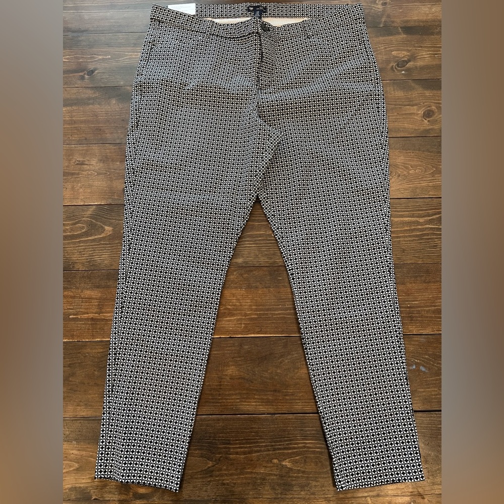 NWT Old Navy Slim City pants